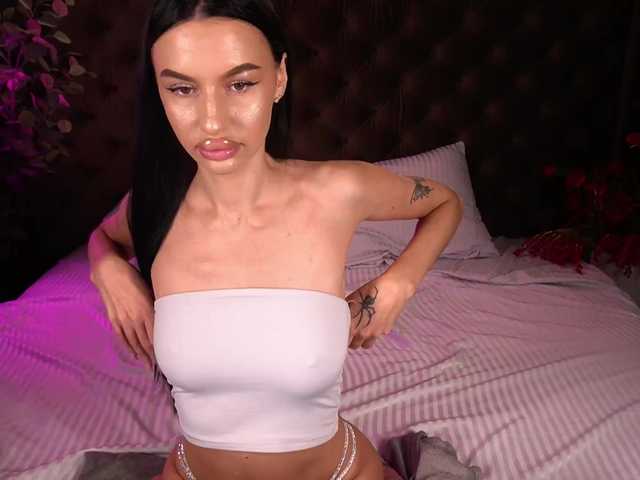 SnowWhiteee from BongaCams is Freechat