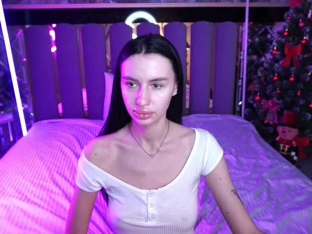 SnowWhiteee live cam