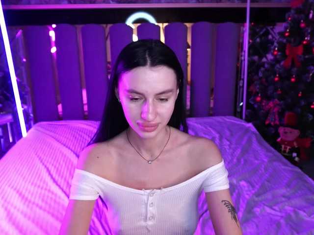 SnowWhiteee live cam