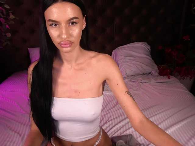 SnowWhiteee from BongaCams is Freechat