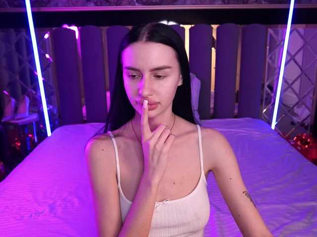 SnowWhiteee from BongaCams is Freechat