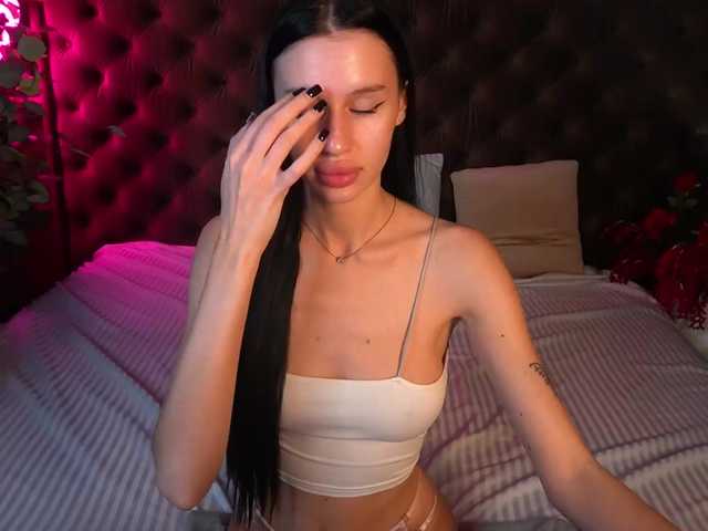 SnowWhiteee live cam