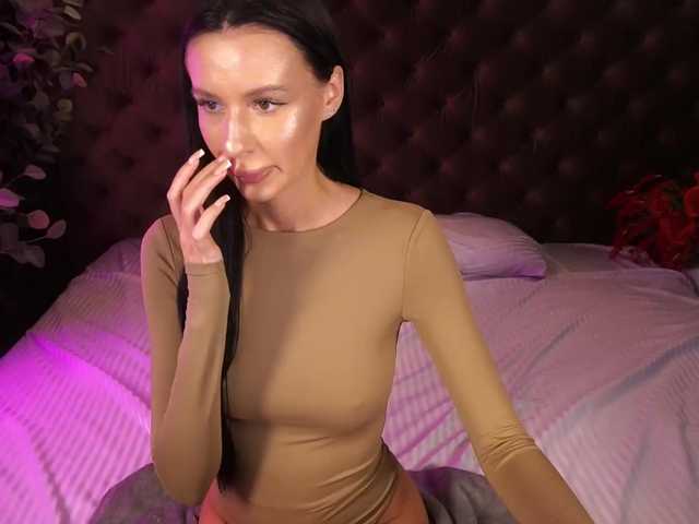 SnowWhiteee from BongaCams is Freechat