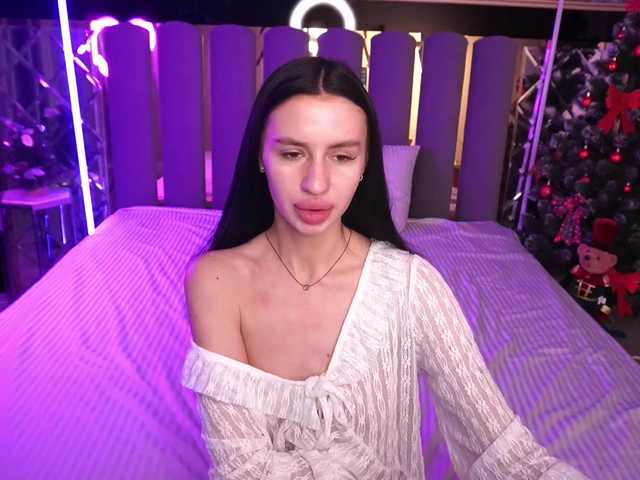 SnowWhiteee live cam