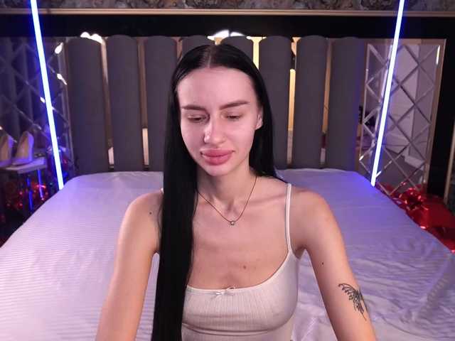 SnowWhiteee from BongaCams is Freechat