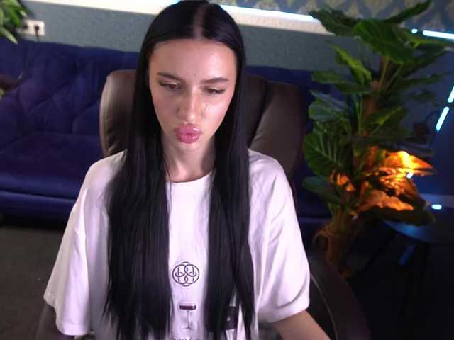  SnowWhiteee chat room