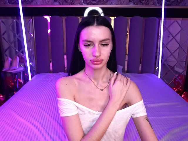 SnowWhiteee from BongaCams is Freechat