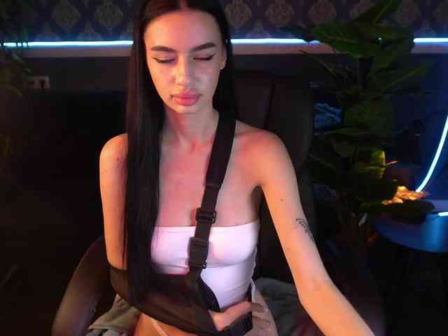 SnowWhiteee webcam