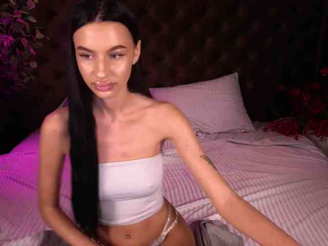 SnowWhiteee webcam