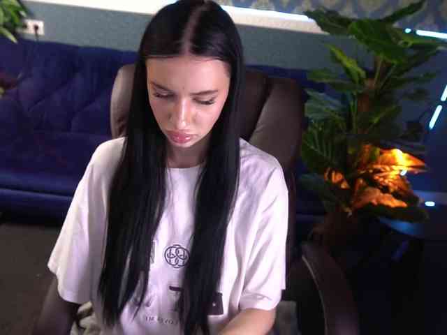 chatting SnowWhiteee
