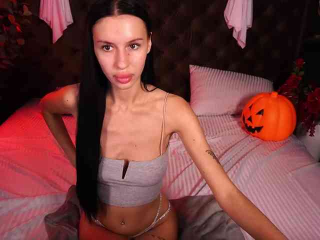 SnowWhiteee webcam