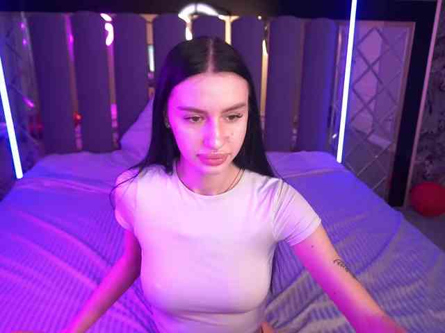 SnowWhiteee SnowWhiteee