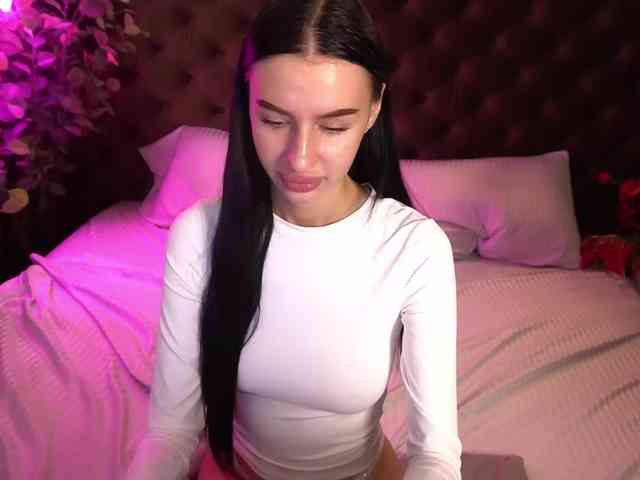 SnowWhiteee webcam