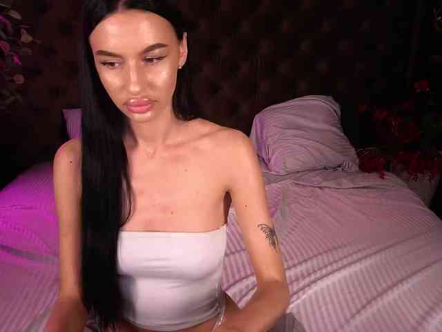 SnowWhiteee webcam