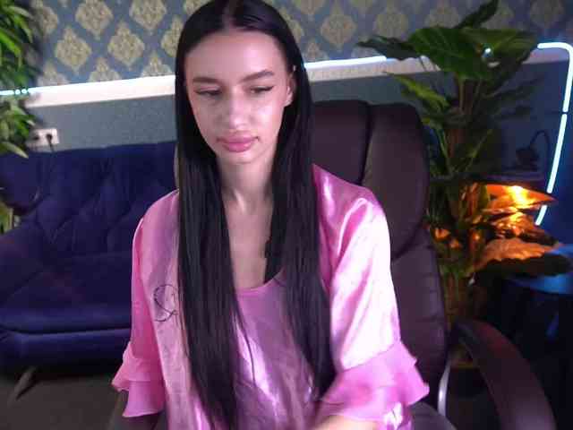 SnowWhiteee webcam