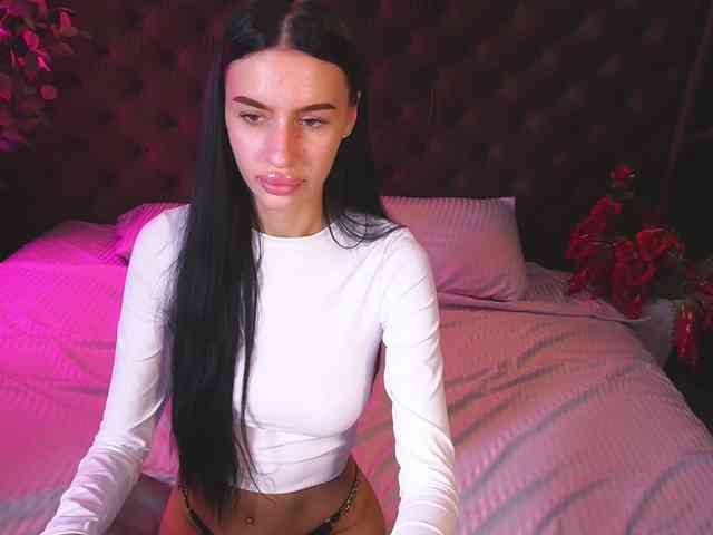 SnowWhiteee webcam