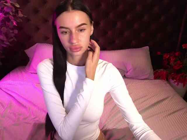 SnowWhiteee webcam