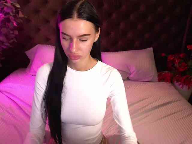 SnowWhiteee webcam