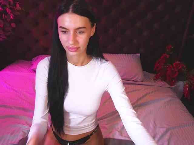 SnowWhiteee webcam