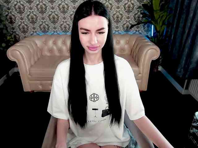SnowWhiteee webcam