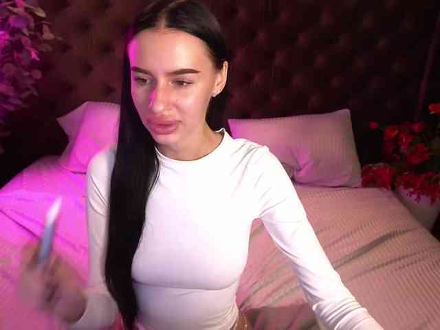 SnowWhiteee webcam