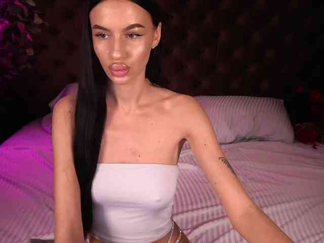 SnowWhiteee webcam