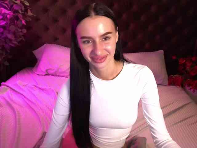 SnowWhiteee webcam