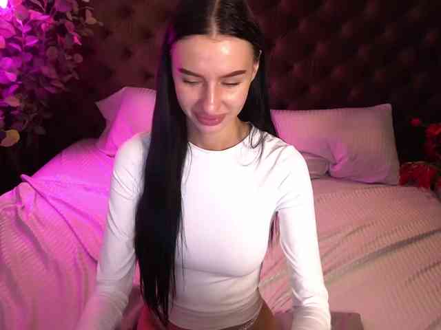 SnowWhiteee bongacams