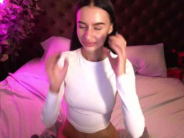 SnowWhiteee webcam