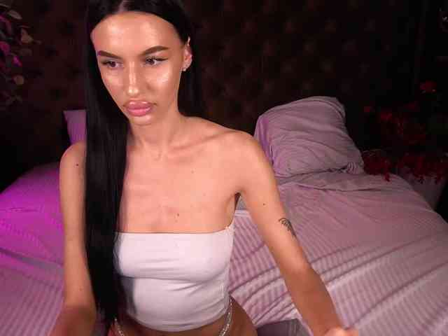 SnowWhiteee webcam
