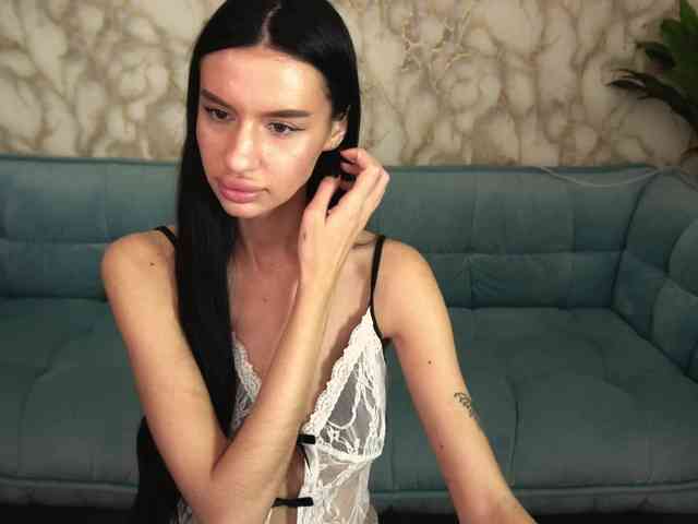 SnowWhiteee SnowWhiteee