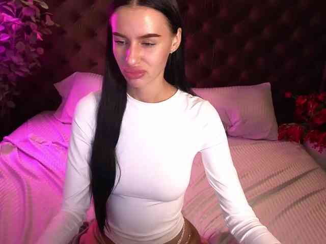 SnowWhiteee webcam