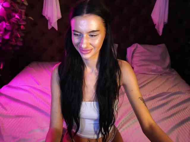 SnowWhiteee webcam