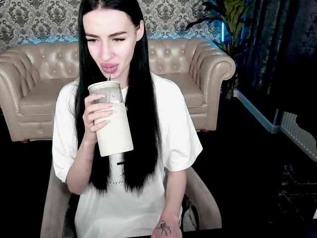 SnowWhiteee webcam