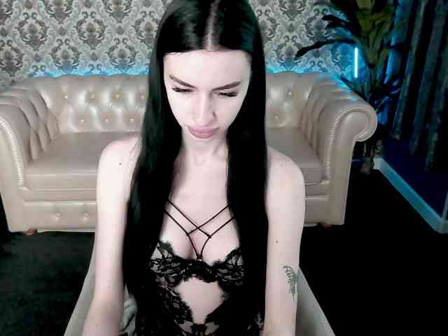 SnowWhiteee webcam