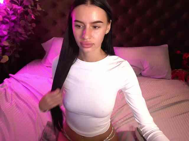 SnowWhiteee webcam