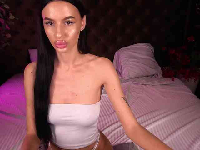 SnowWhiteee webcam