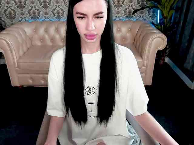 SnowWhiteee webcam