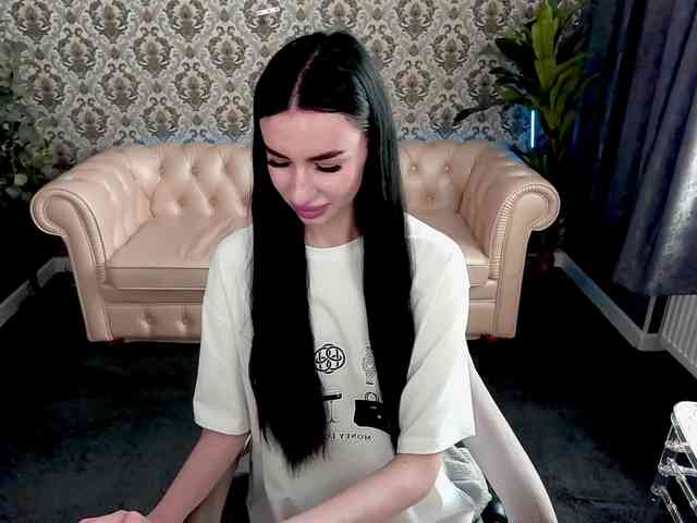 SnowWhiteee webcam