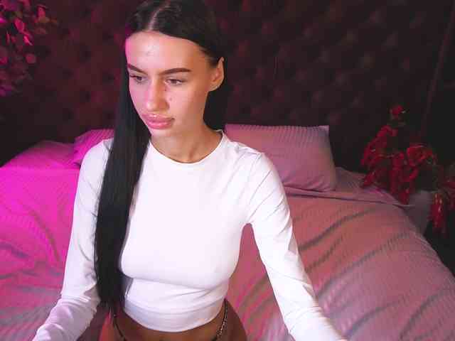 SnowWhiteee webcam