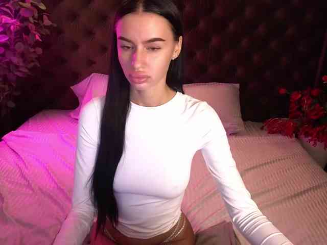 SnowWhiteee webcam
