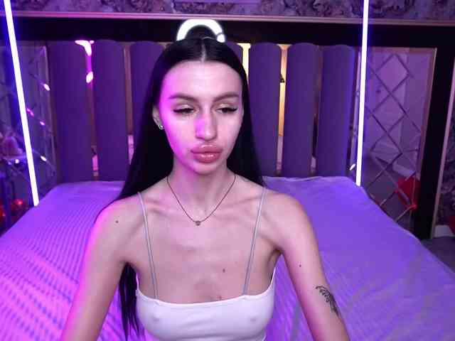 SnowWhiteee SnowWhiteee