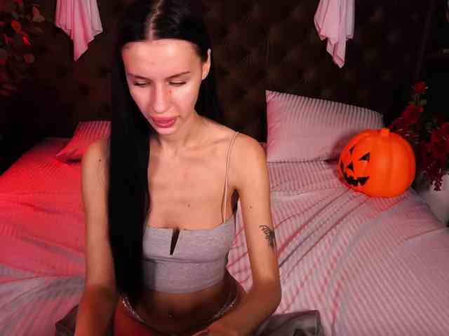 SnowWhiteee webcam
