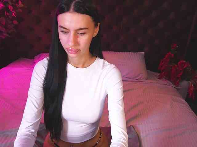 SnowWhiteee webcam