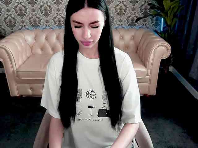 SnowWhiteee Live Webcam on BongaCams