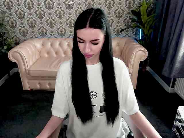 SnowWhiteee webcam