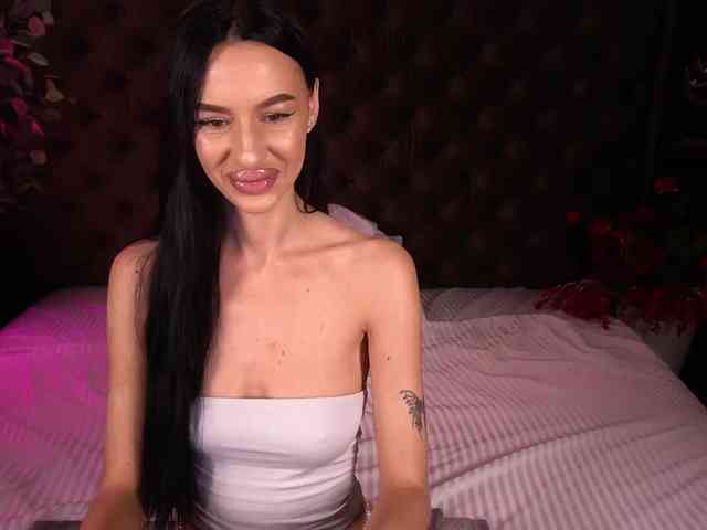 SnowWhiteee webcam