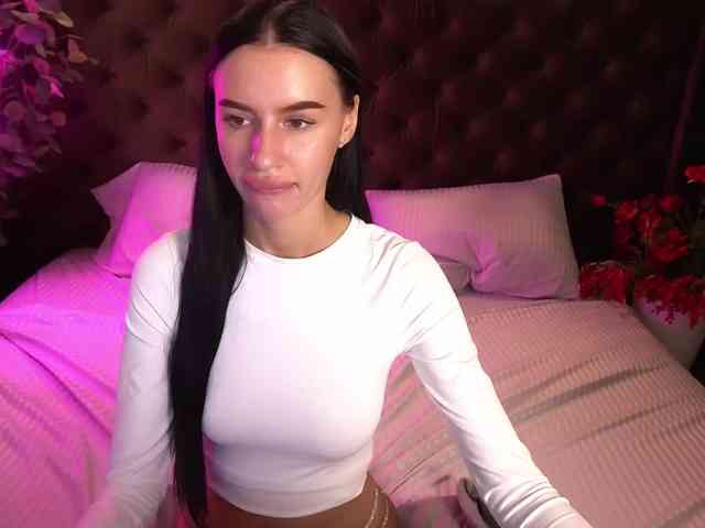 SnowWhiteee webcam