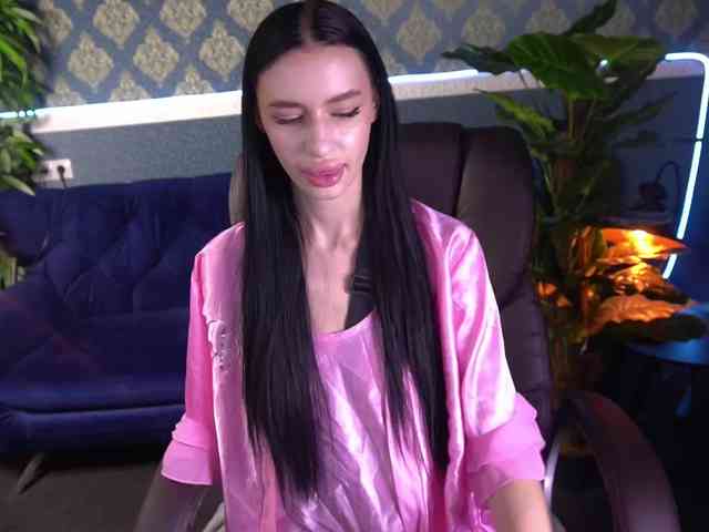 SnowWhiteee webcam