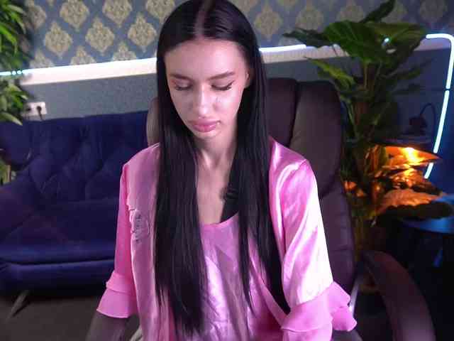 SnowWhiteee webcam